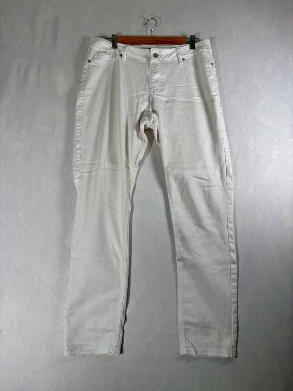 NYGARD Women's White Stretch Jeans Size 14 Straight Leg Cotton Blend Denim